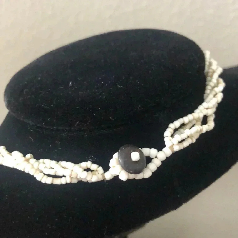 Beachy Shell Necklace - Picture 3 of 3